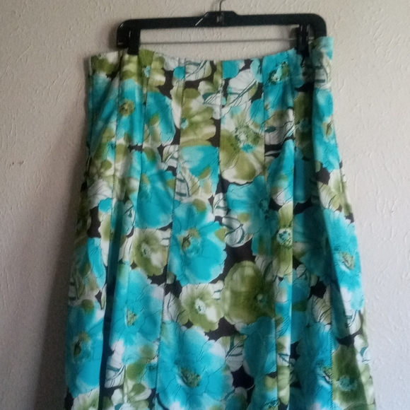 Requirements A-line Skirt - Picture 3 of 5